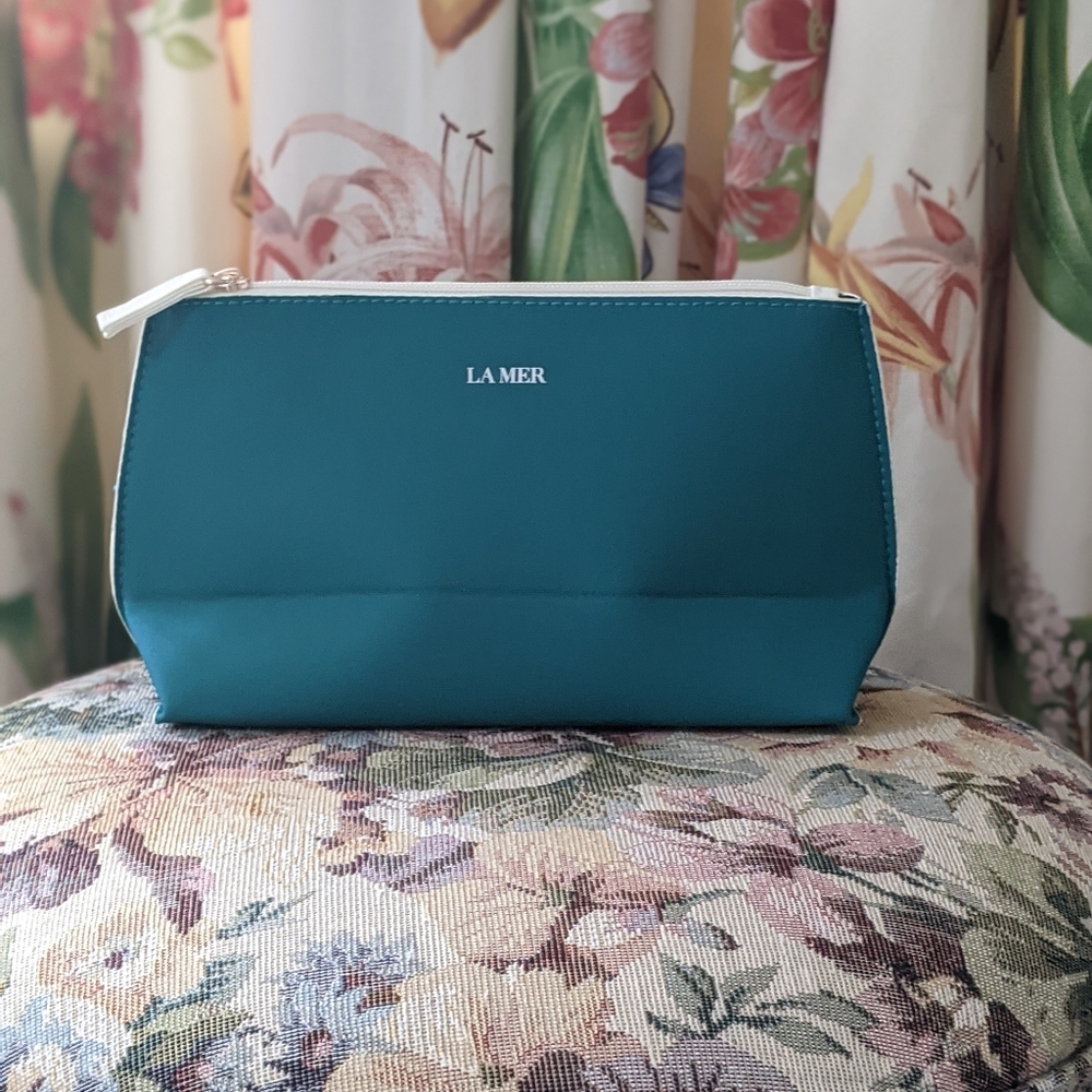 La Mer new cosmetics bag